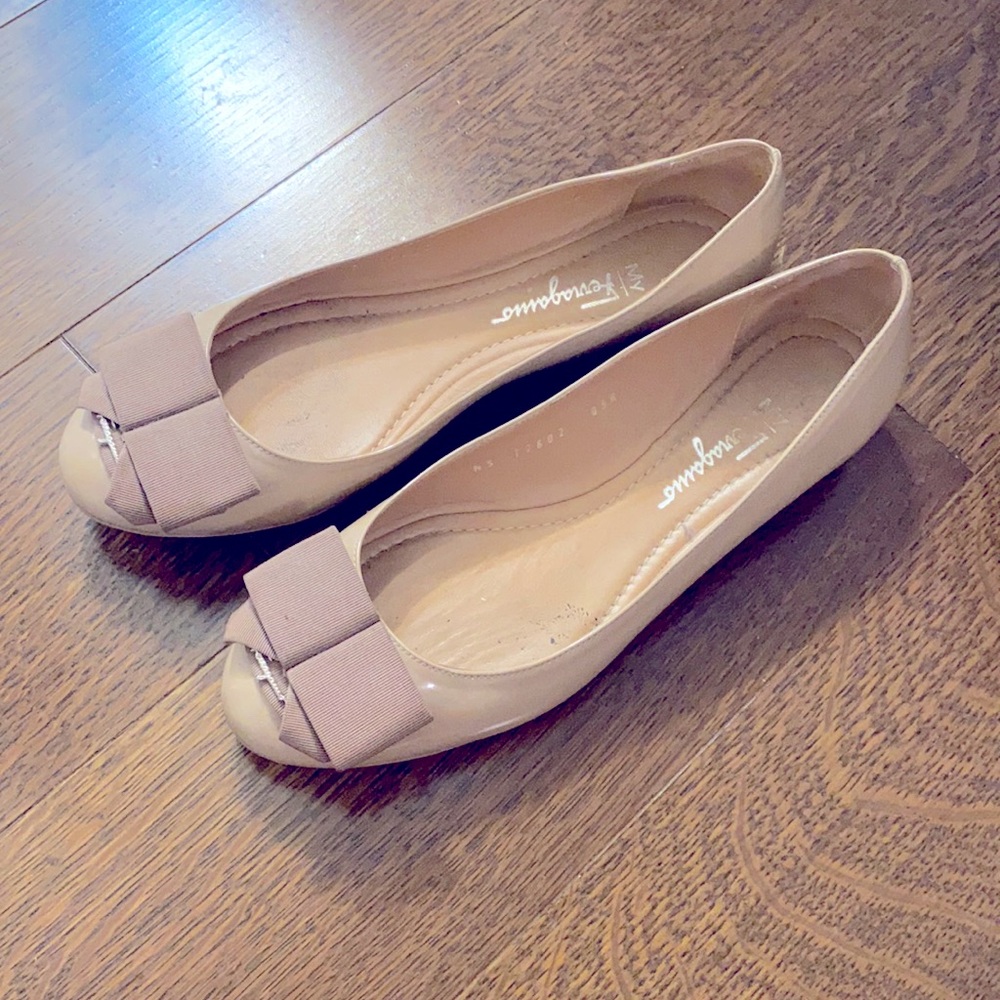 Authentic Ferragamo ballet Flats -7M, bisque